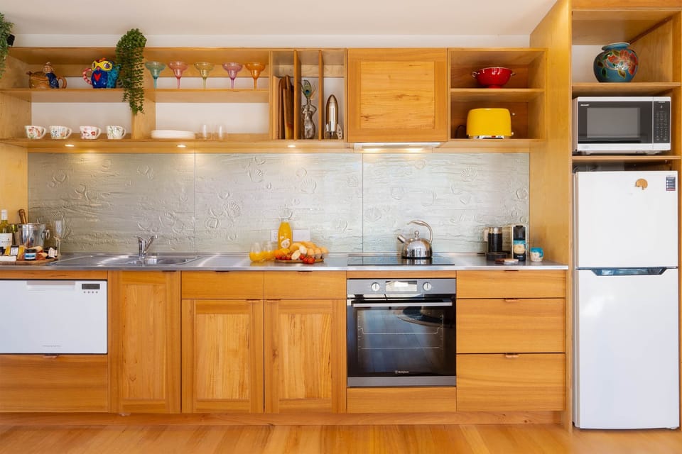1Serene coastal getaway surrounded by nature Tasmania8