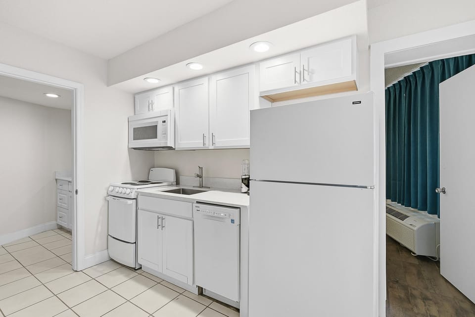 Condo, Multiple Beds (Ocean Breeze Resort 202) | Private kitchen