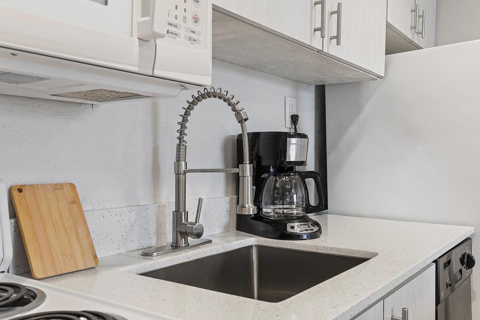 Condo, 2 Queen Beds (Ocean Breeze Resort 109) | Private kitchen
