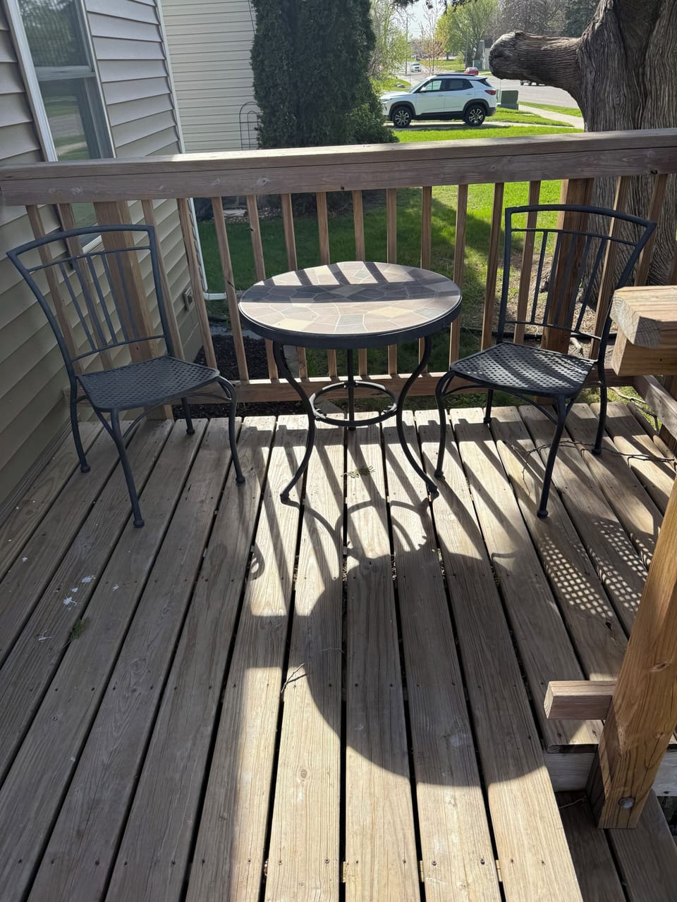 Front deck patio furniture
