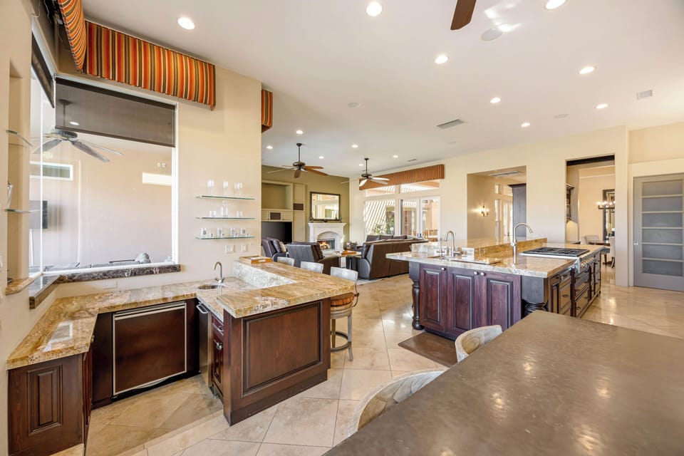 Wet bar right across the kitchen.