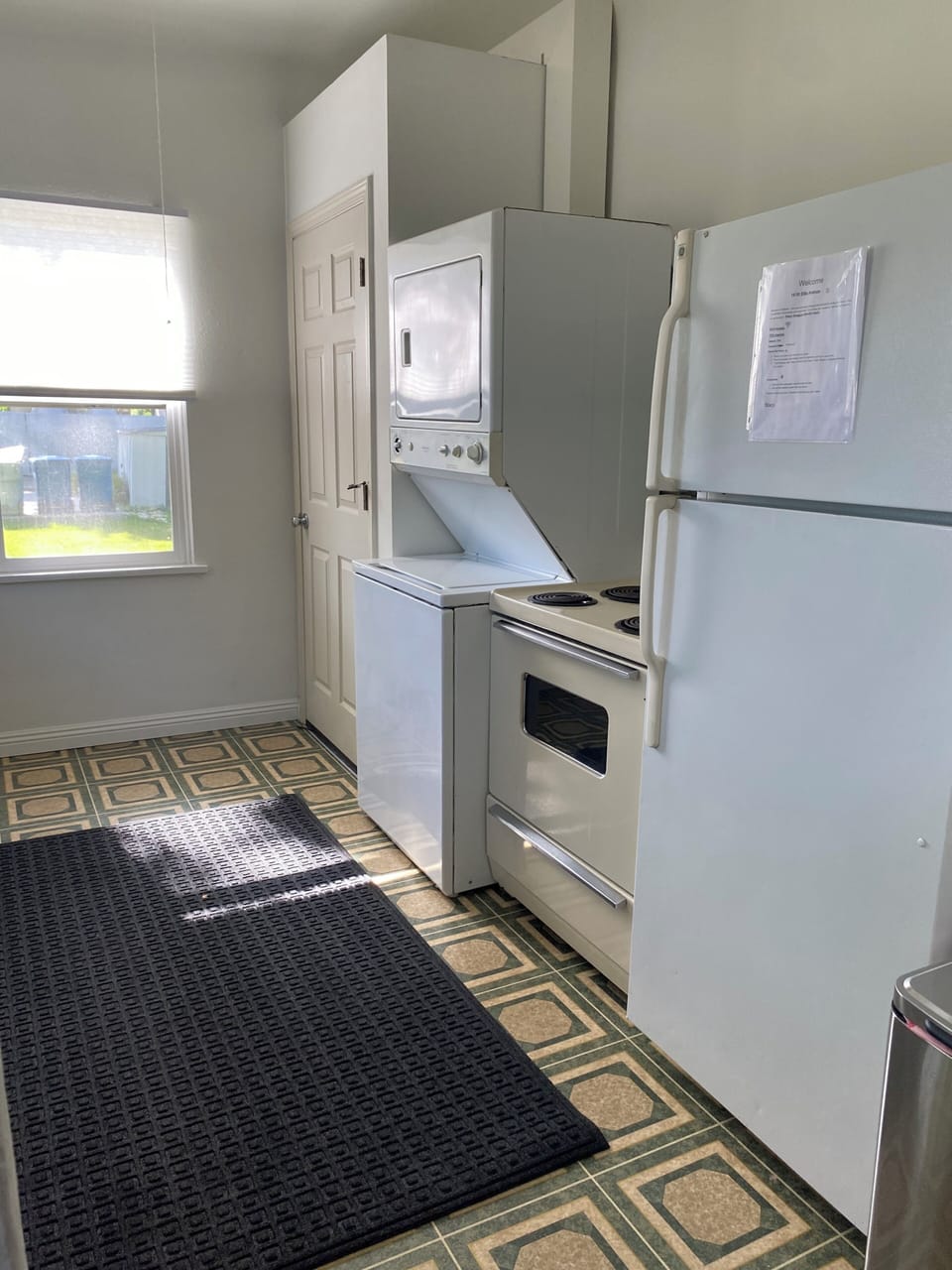 Full kitchen and washer and dryer