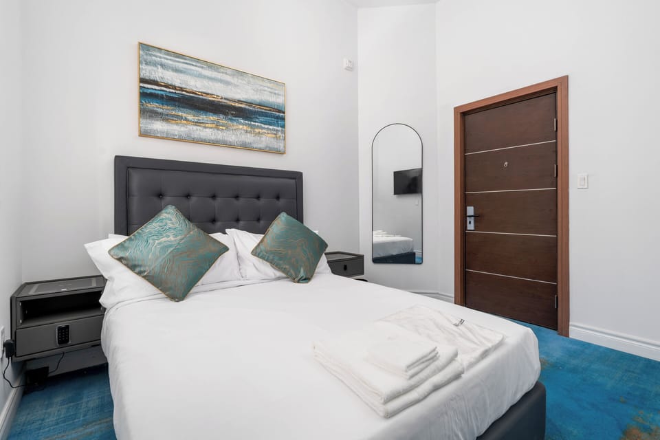 Deluxe Double Room | Egyptian cotton sheets, premium bedding, pillowtop beds, in-room safe