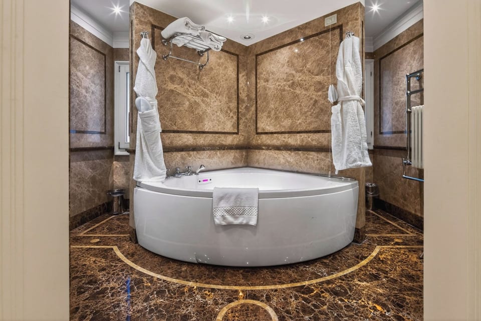 Family Suite, 2 Bedrooms, Sauna (St. Mark View and hot tub) | Private spa tub