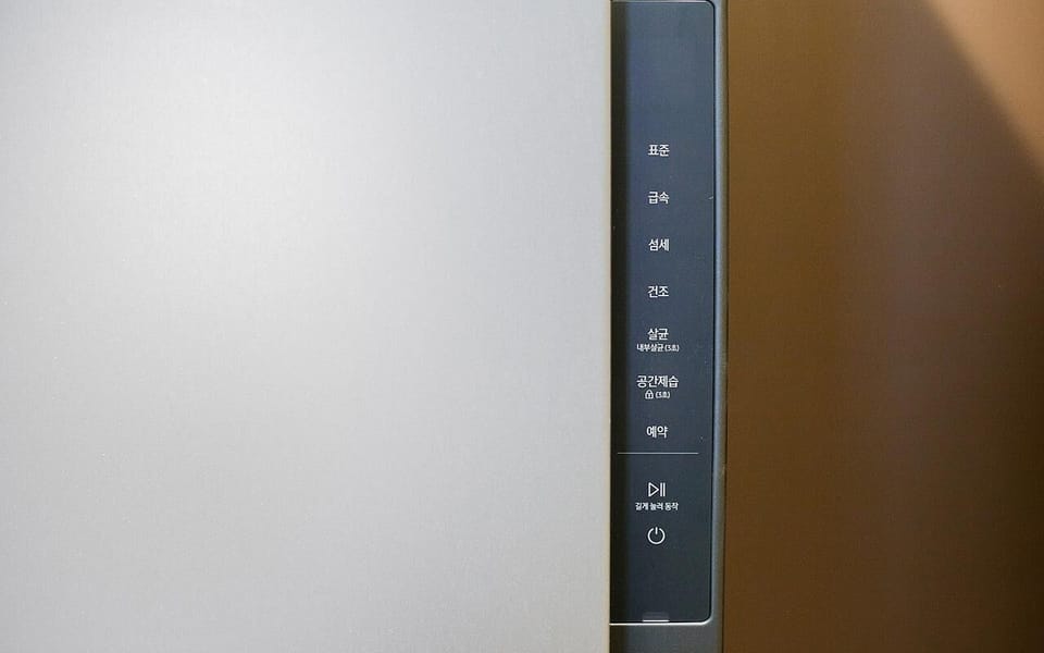 Premium bedding, in-room safe, desk, free WiFi