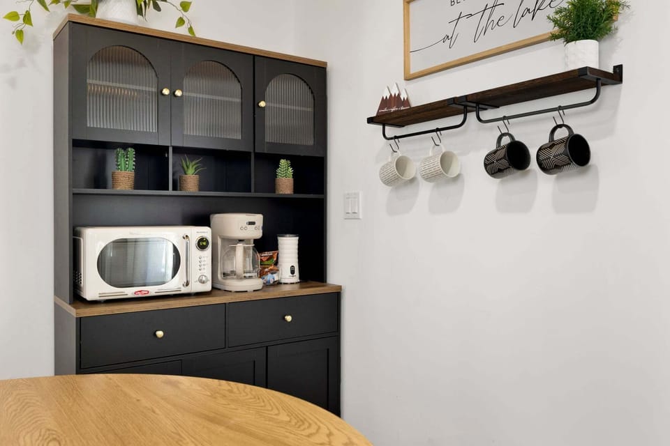 Coffee cart with microwave station