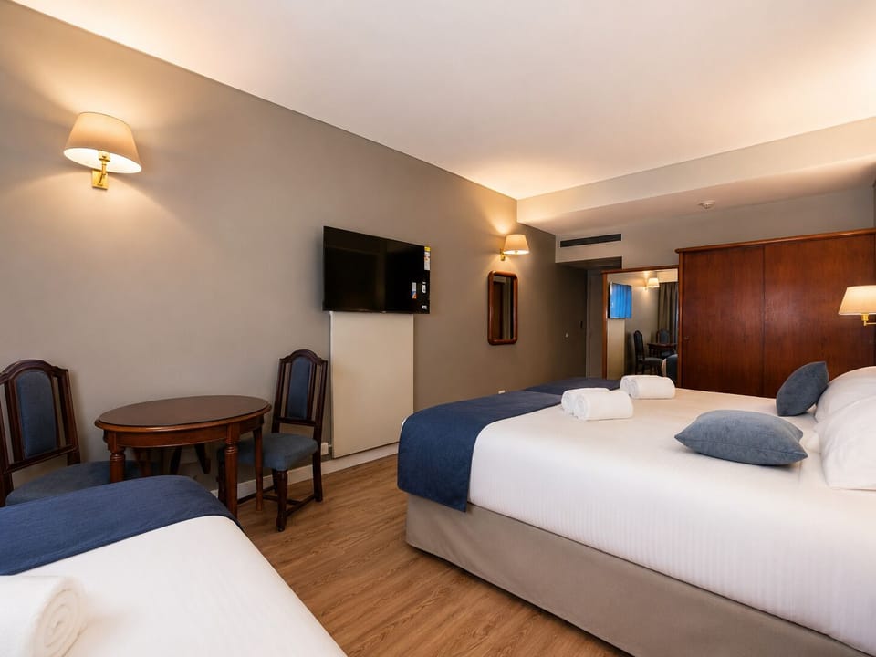 Deluxe Quadruple Room | In-room safe, WiFi (free)