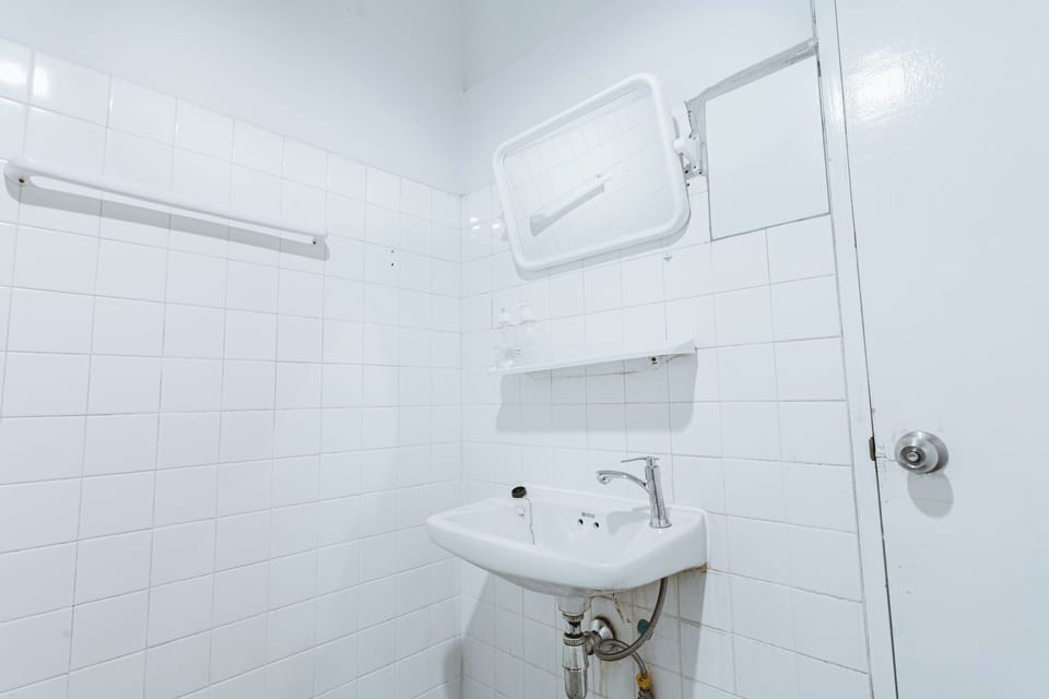Studio, Balcony | Bathroom | Shower, bidet, towels, soap