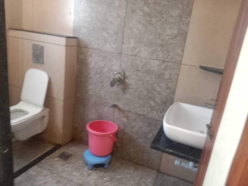 Shower, towels, soap, shampoo