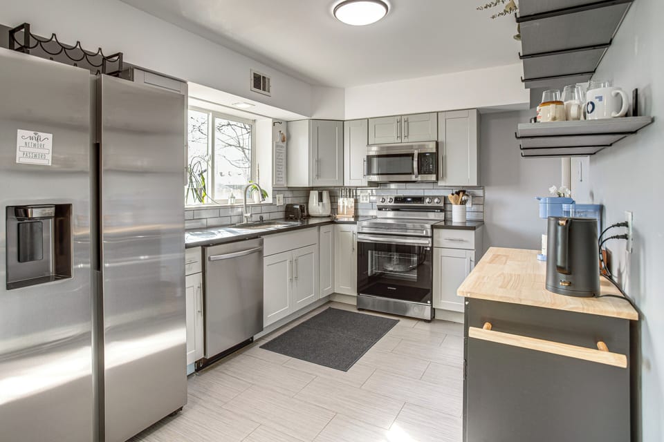Kitchen | Main Level