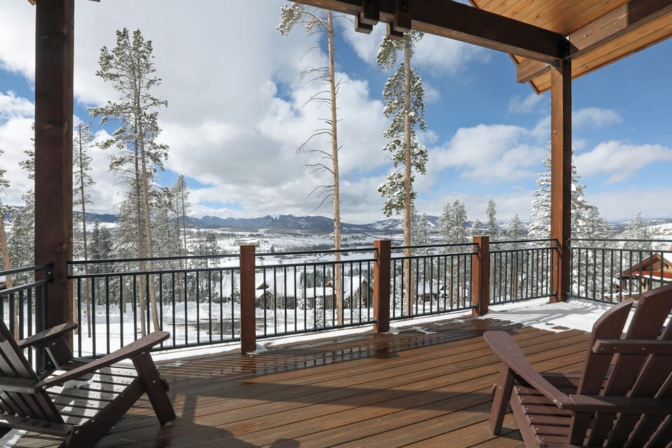 Private Deck | Gas Grill