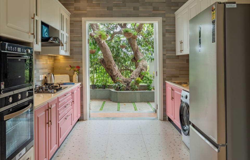 Deluxe Villa, Balcony, City View | Private kitchen