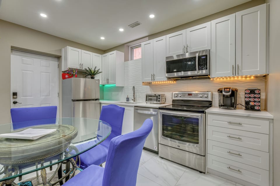 Kitchen & Dining Area