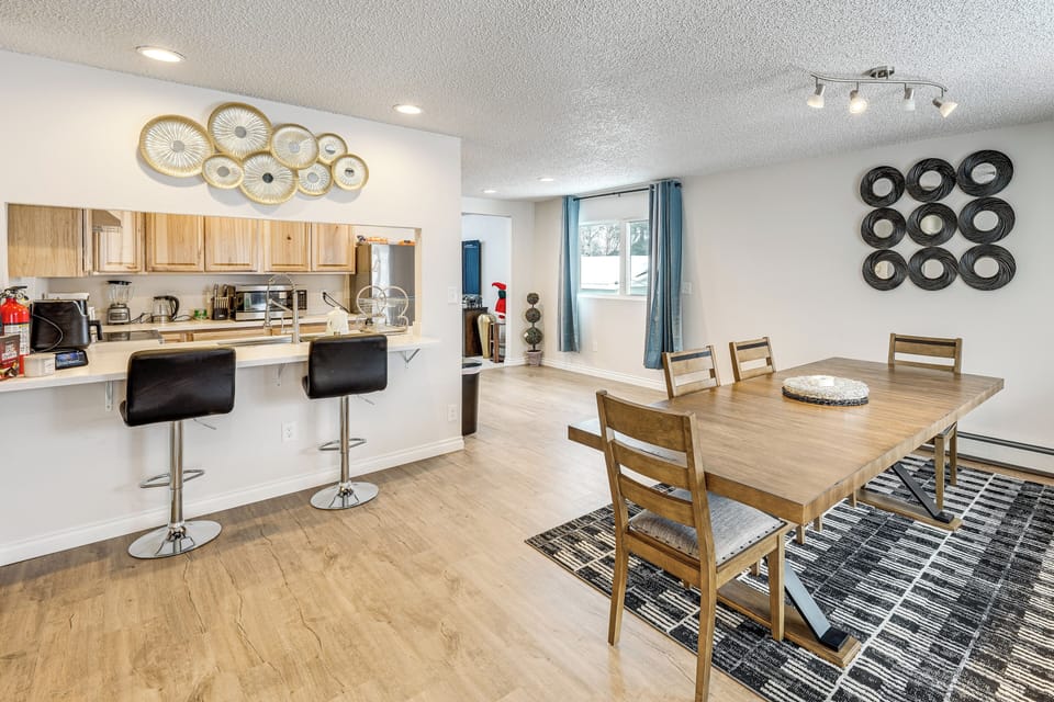 Kitchen | Dining Area