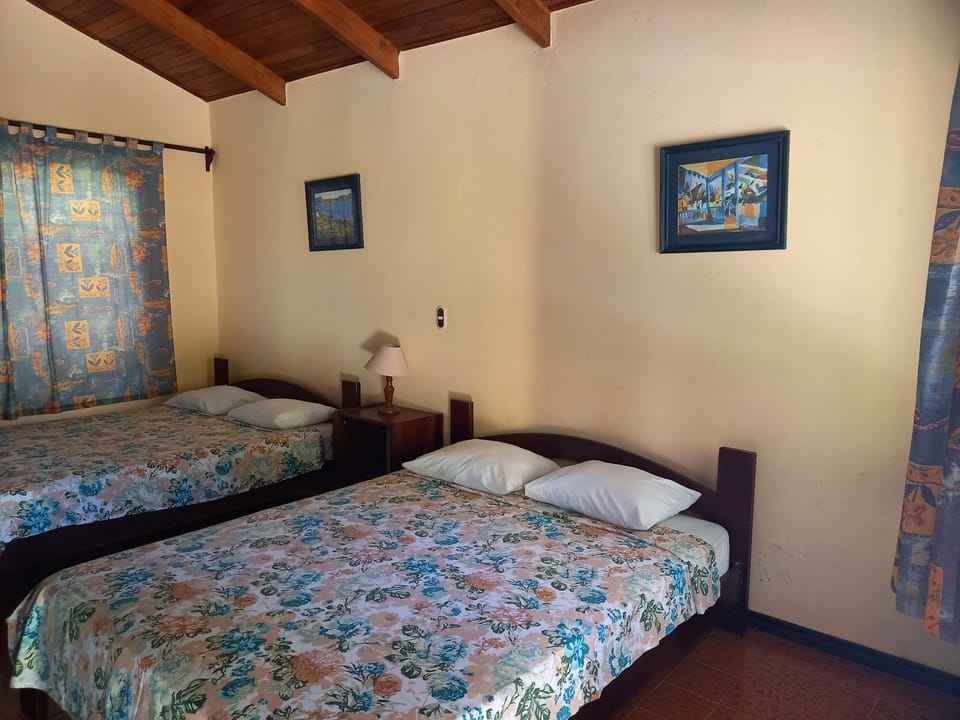 Twin Room, Garden View | Living area