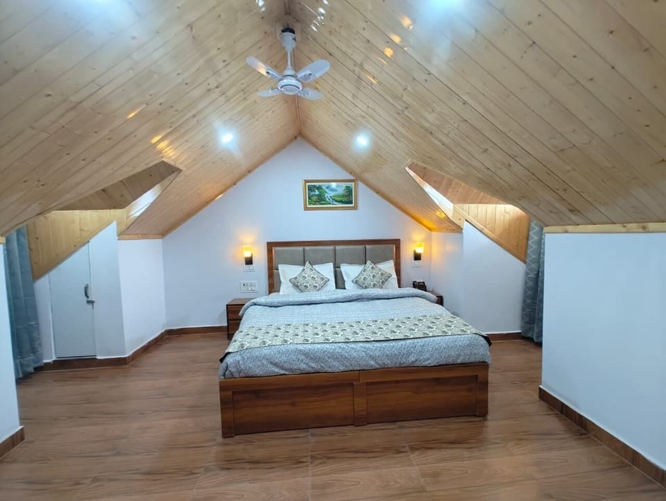 Family Suite, Balcony | Iron/ironing board, free WiFi