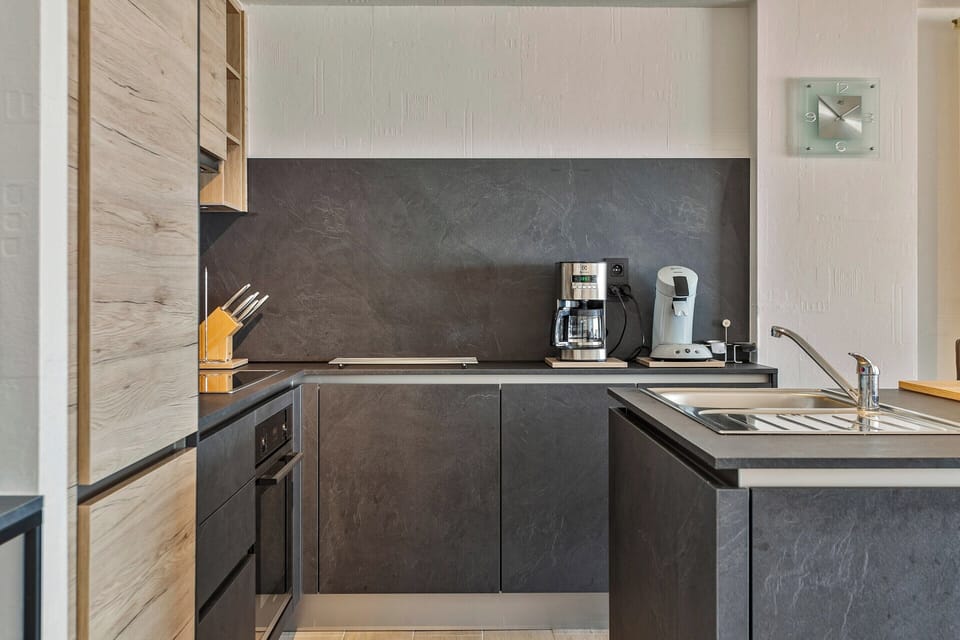 Classic Apartment, 3 Bedrooms | Private kitchen