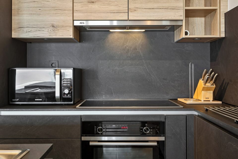Classic Apartment, 3 Bedrooms | Private kitchen | Fridge, microwave, oven, dishwasher