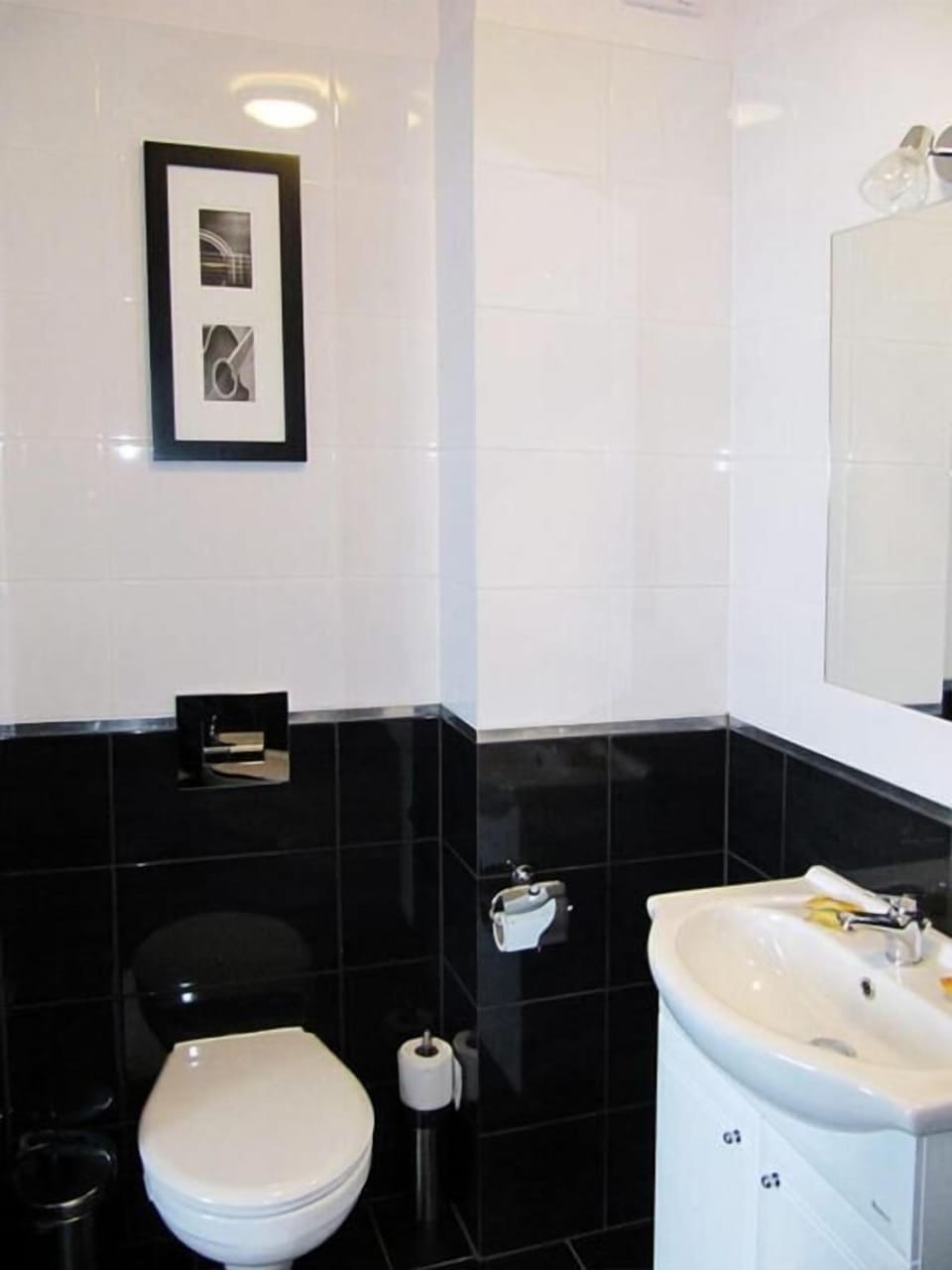 Shower, towels, soap, shampoo