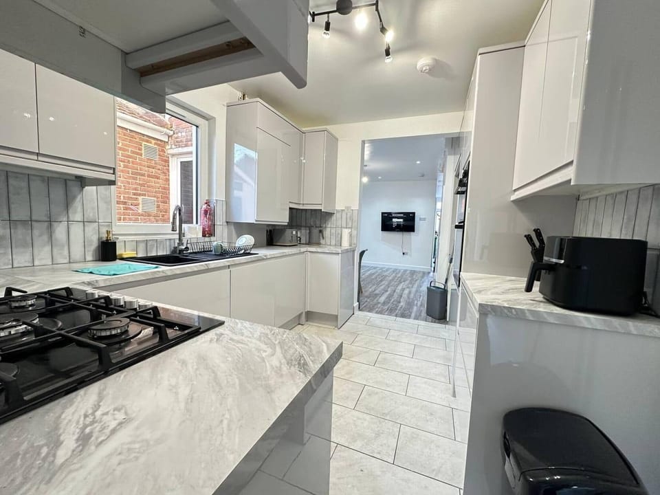 House, 4 Bedrooms | Interior