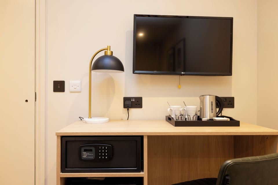 Design Double Room, City View