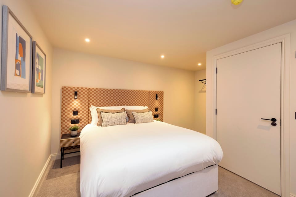 Design Double Room, City View
