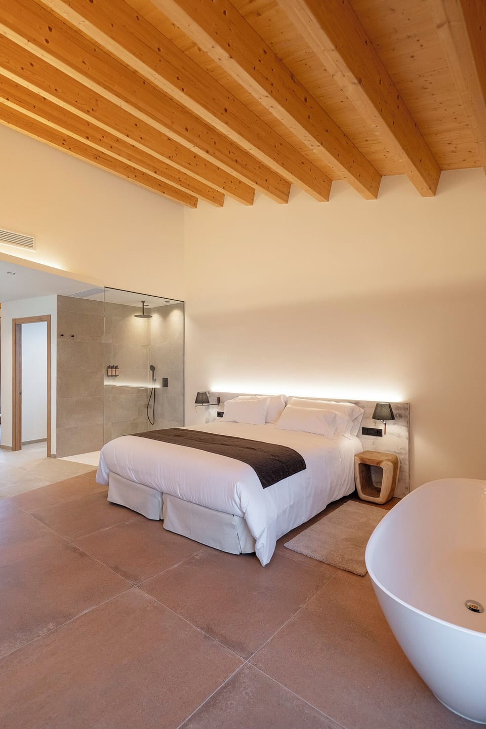 Premium Double or Twin Room, Mountain View | Premium bedding, minibar, in-room safe, individually decorated