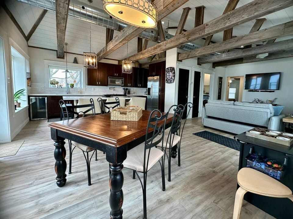 A welcoming space to gather, share meals, and make memories.
