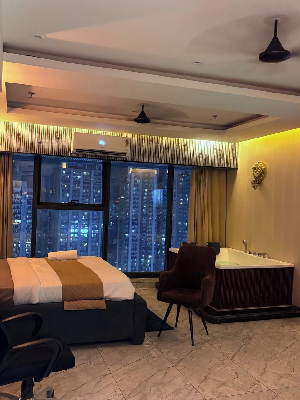 Studio | Desk, laptop workspace, free WiFi, bed sheets