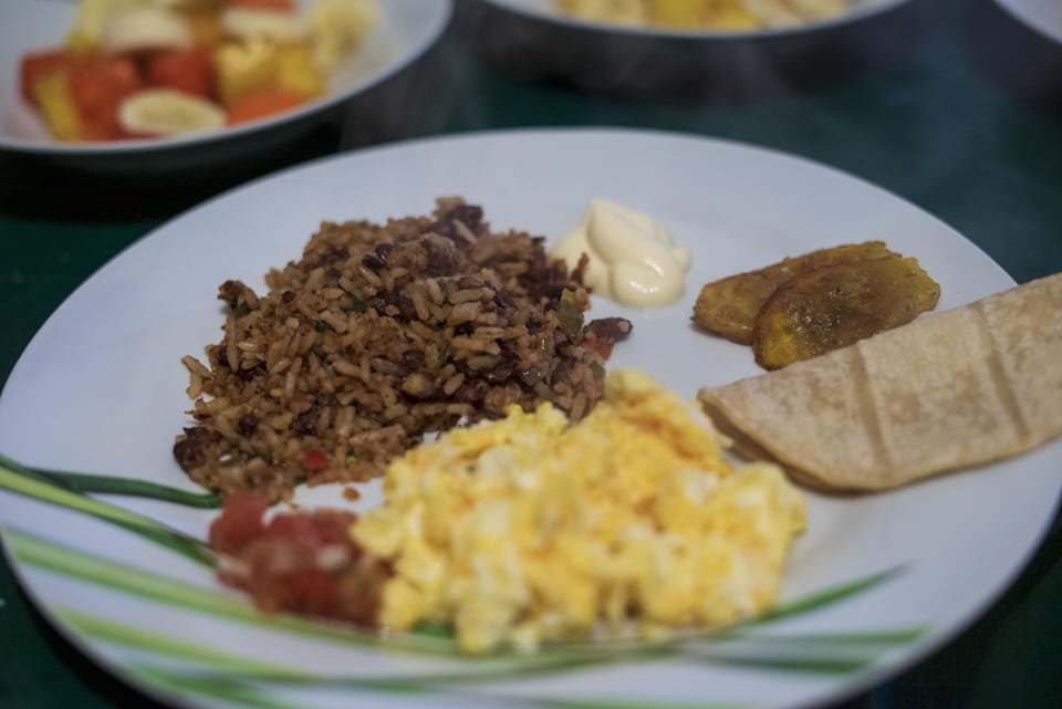 Free daily English breakfast