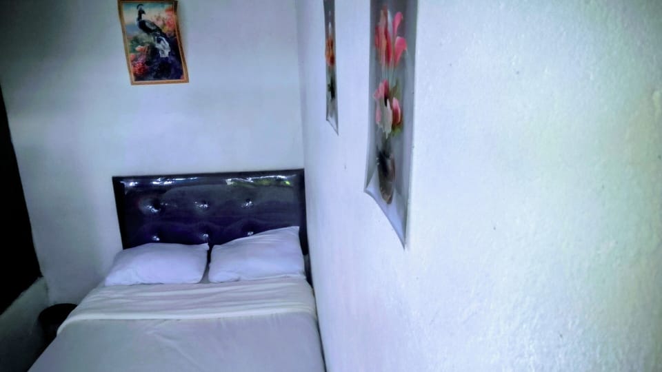 Basic Single Room | Free WiFi