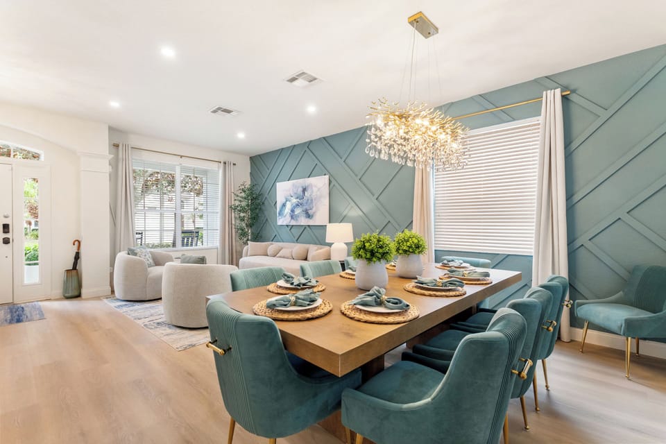 Indoor and outdoor dining for large groups!