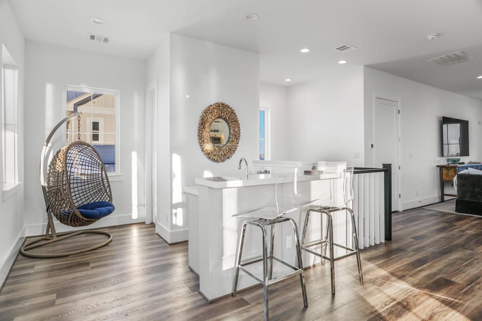 Wet bar area