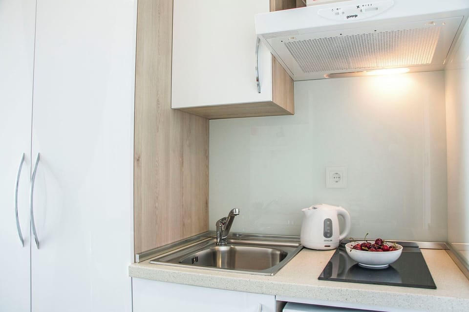 Classic Studio, Ocean View | Private kitchen | Mini-fridge, microwave, stovetop, cookware/dishes/utensils