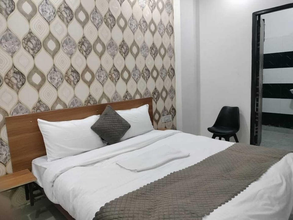 Deluxe Double Room | Desk, laptop workspace, WiFi (free)