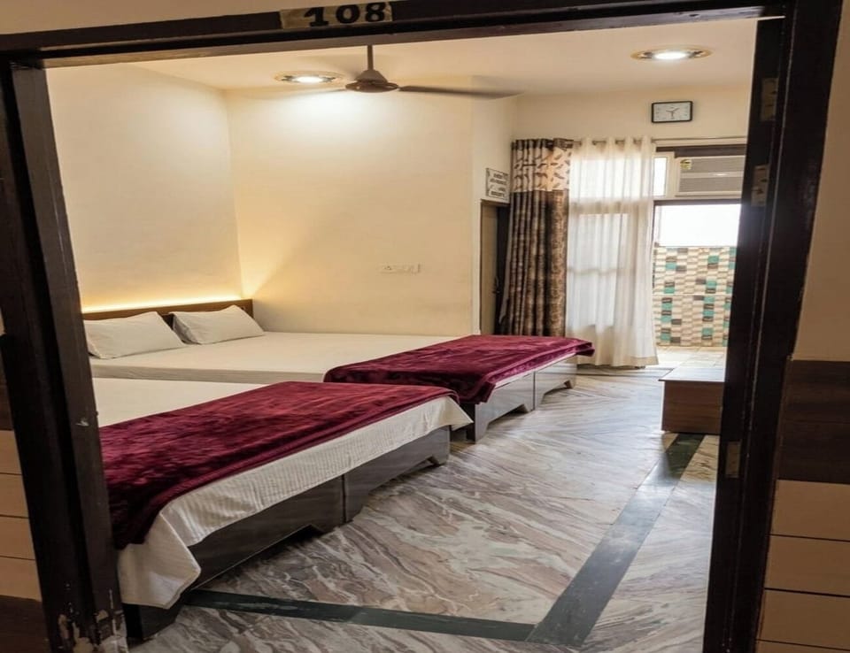 Standard Double Room | Free WiFi