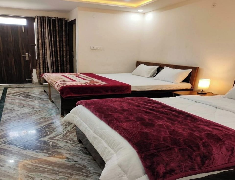 Standard Double Room | Free WiFi