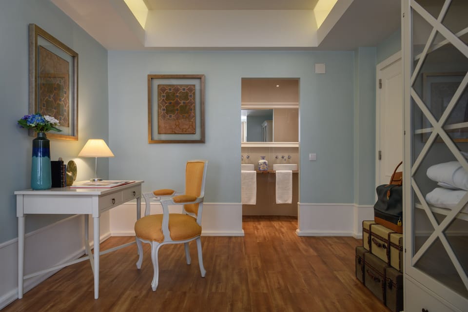 Deluxe Suite | In-room safe, soundproofing, iron/ironing board, rollaway beds