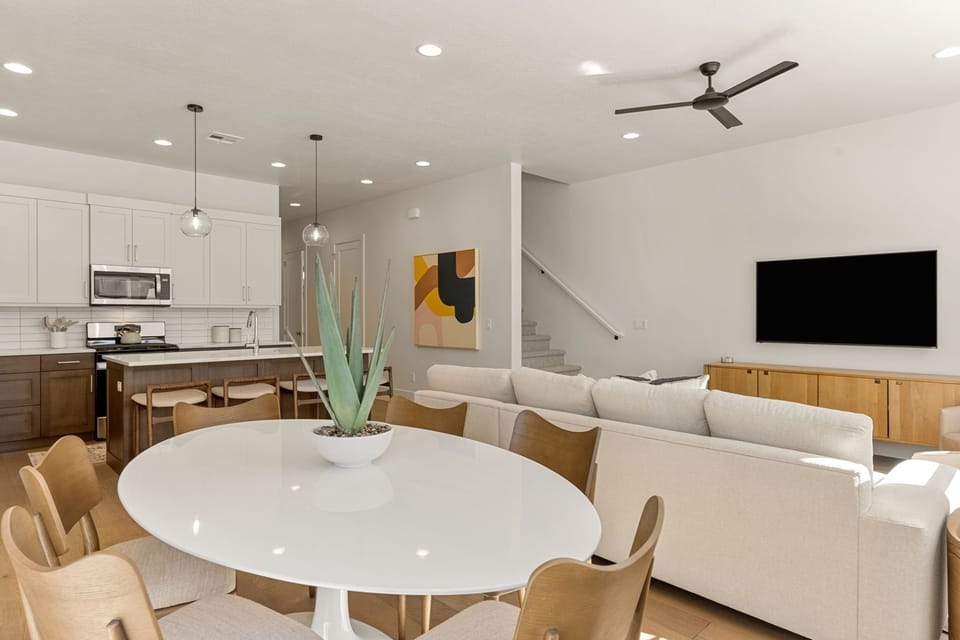 Condo, 4 Bedrooms | Interior
