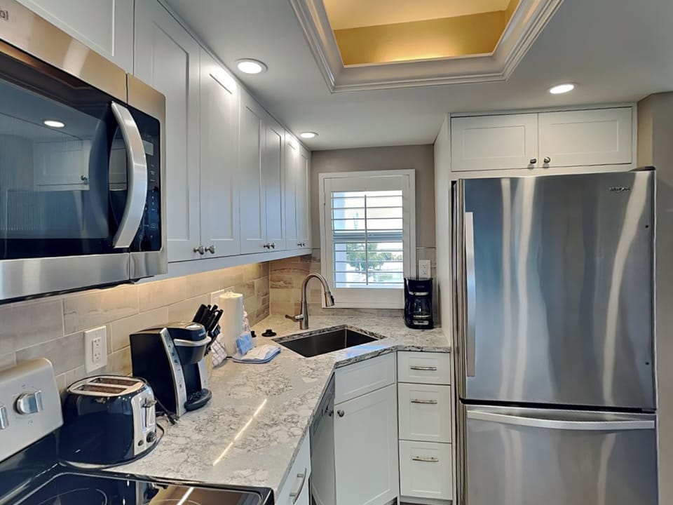 Fully Equipped Kitchen with Stainless Steel Appliances