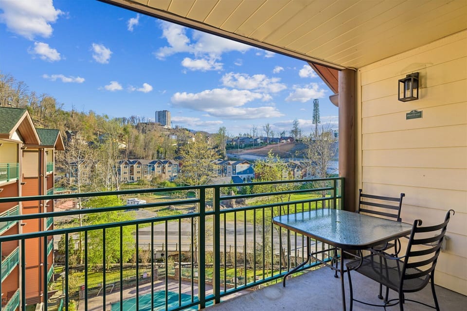 Baskins Creek private balcony