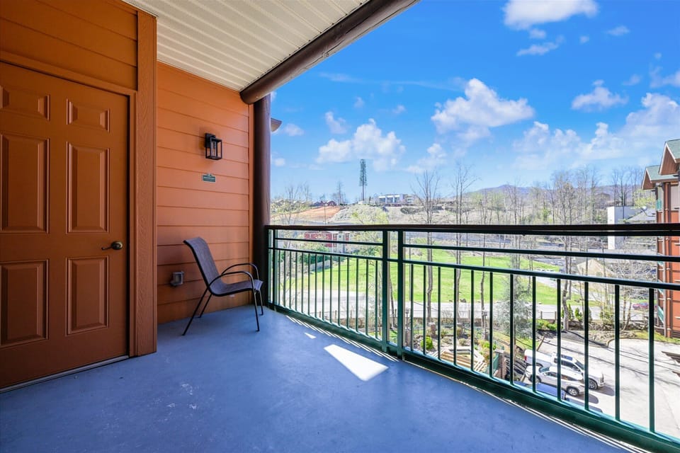 Private balcony with scenic mountain views