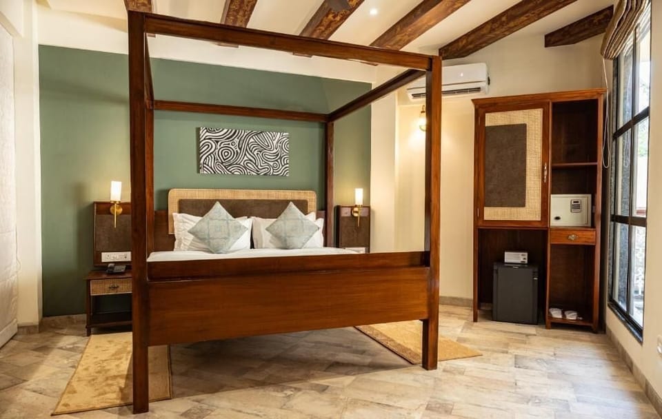 Signature One Bedroom Suite with Bathtub | Down comforters, minibar, in-room safe, blackout drapes
