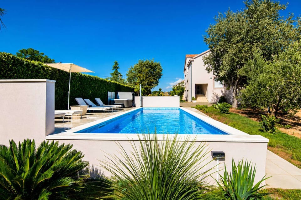 Holiday Home Swimming Pool