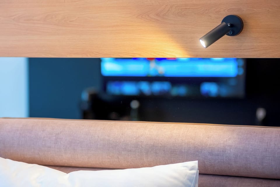 Deluxe Double or Twin Room, Bathtub | Minibar, in-room safe, desk, laptop workspace