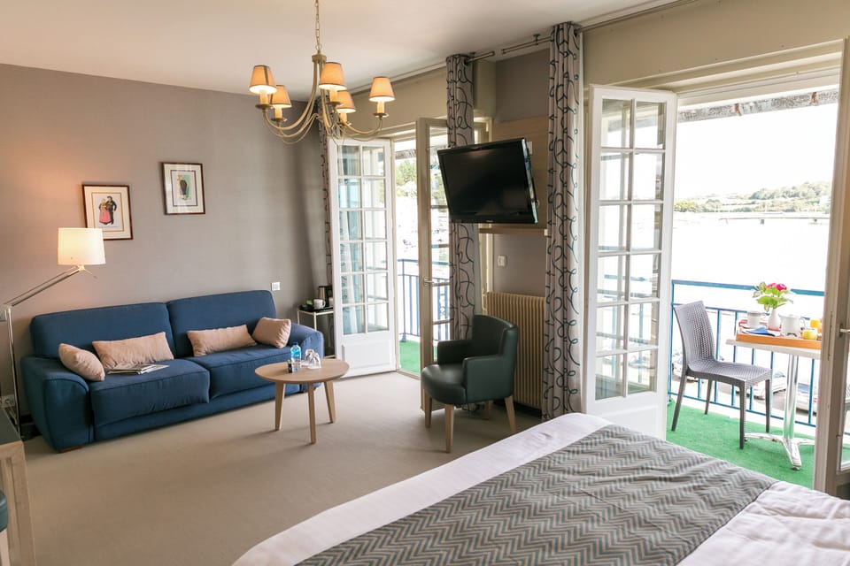 Superior Room - Port View with Balcony | Premium bedding, in-room safe, blackout drapes, soundproofing