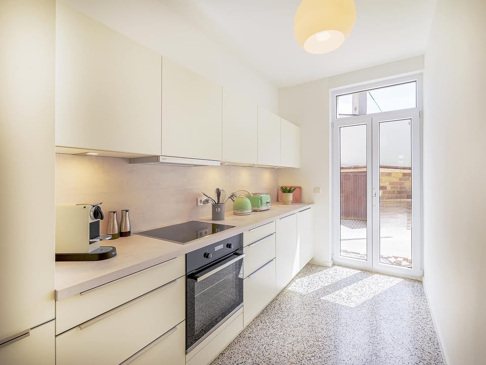 Clean, modern, and functional – cooking made easy.