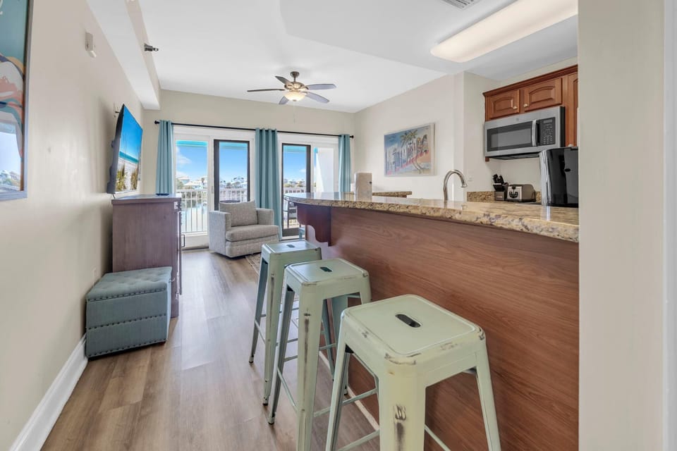 Condo, 1 King Bed with Sofa bed (Carillon Beach Inn 310) | Interior