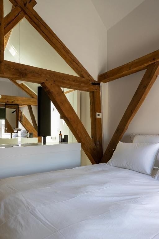 Deluxe Double Room, Canal View | In-room safe, blackout drapes, soundproofing, free WiFi
