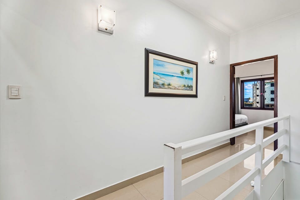 Hallway to the bedrooms